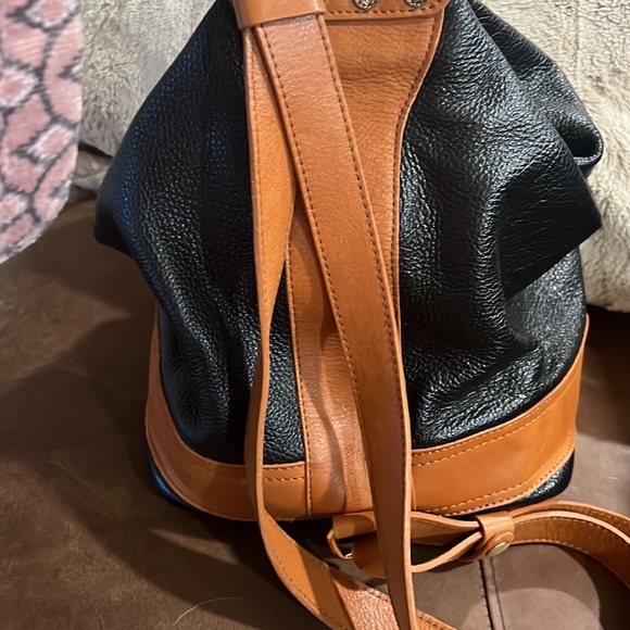 VALENTINA Made in ITALY LEATHER CONVERTIBLE BACKPACK - Picture 7 of 16